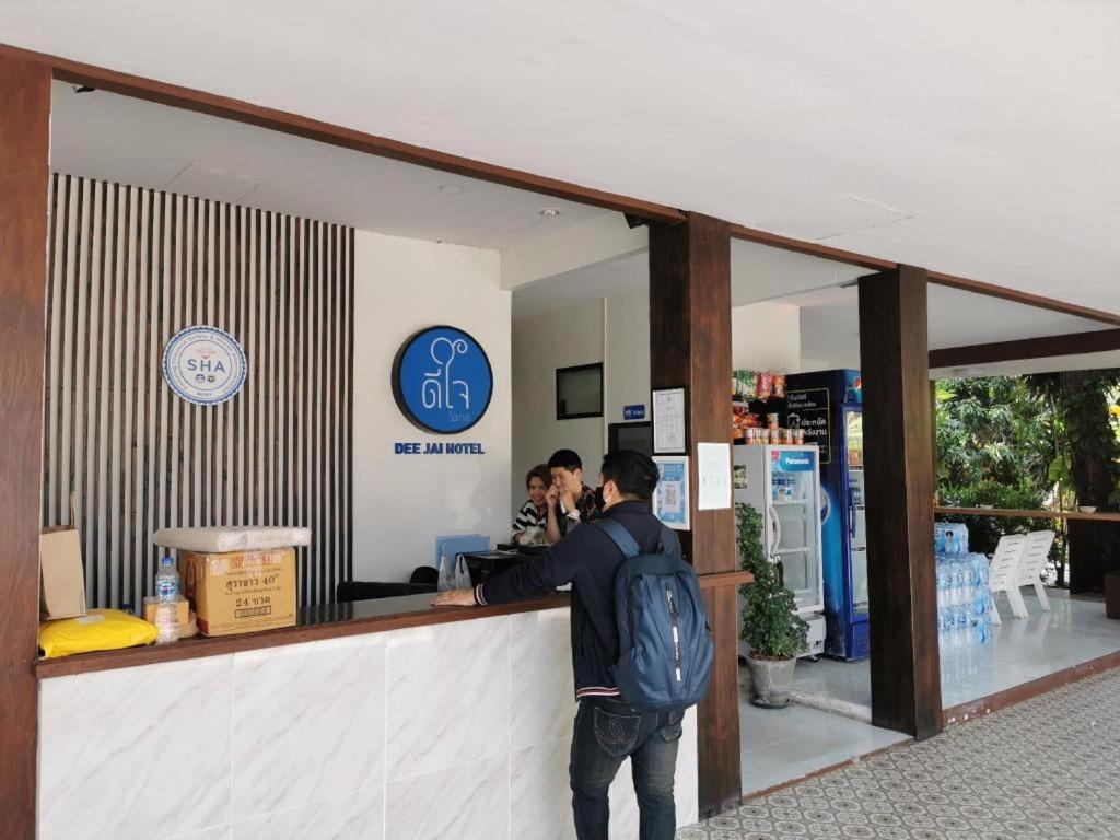 Dee jai hotel Si Racha Buitenkant foto