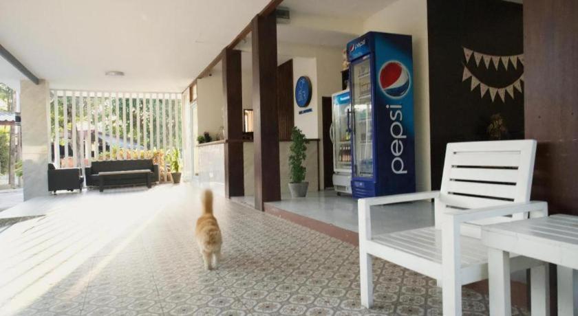 Dee jai hotel Si Racha Buitenkant foto