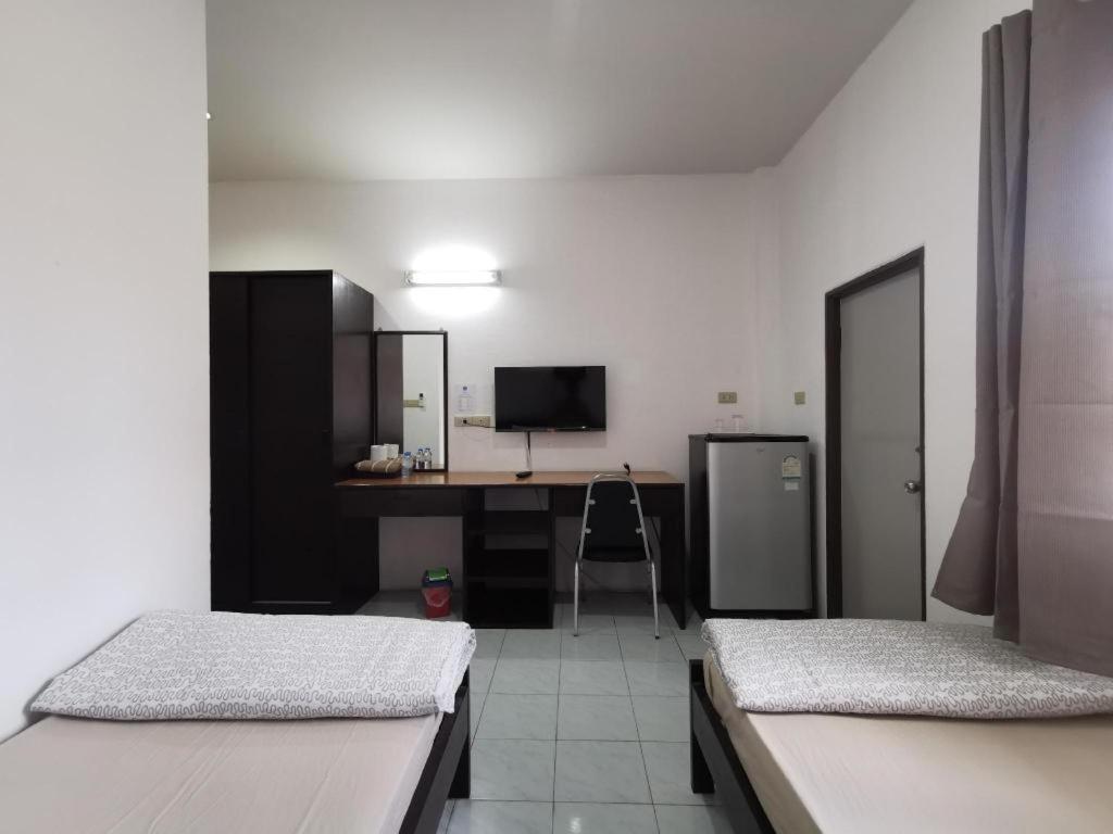 Dee jai hotel Si Racha Buitenkant foto