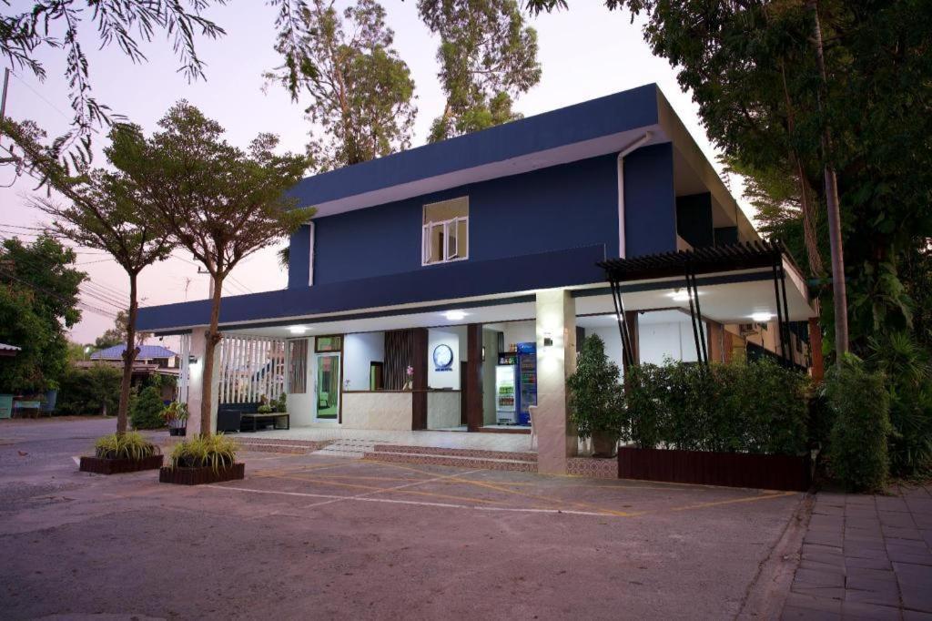 Dee jai hotel Si Racha Buitenkant foto